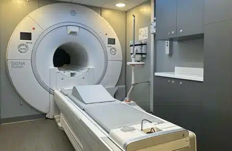GE SIGNA™ Voyager AIR™ Wide Bore MRI